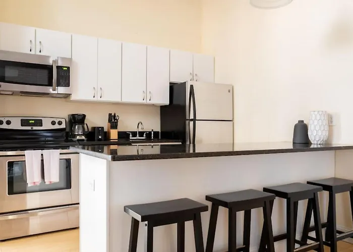 Beautiful 4Br 2Br Downtown Xing High Ceilings