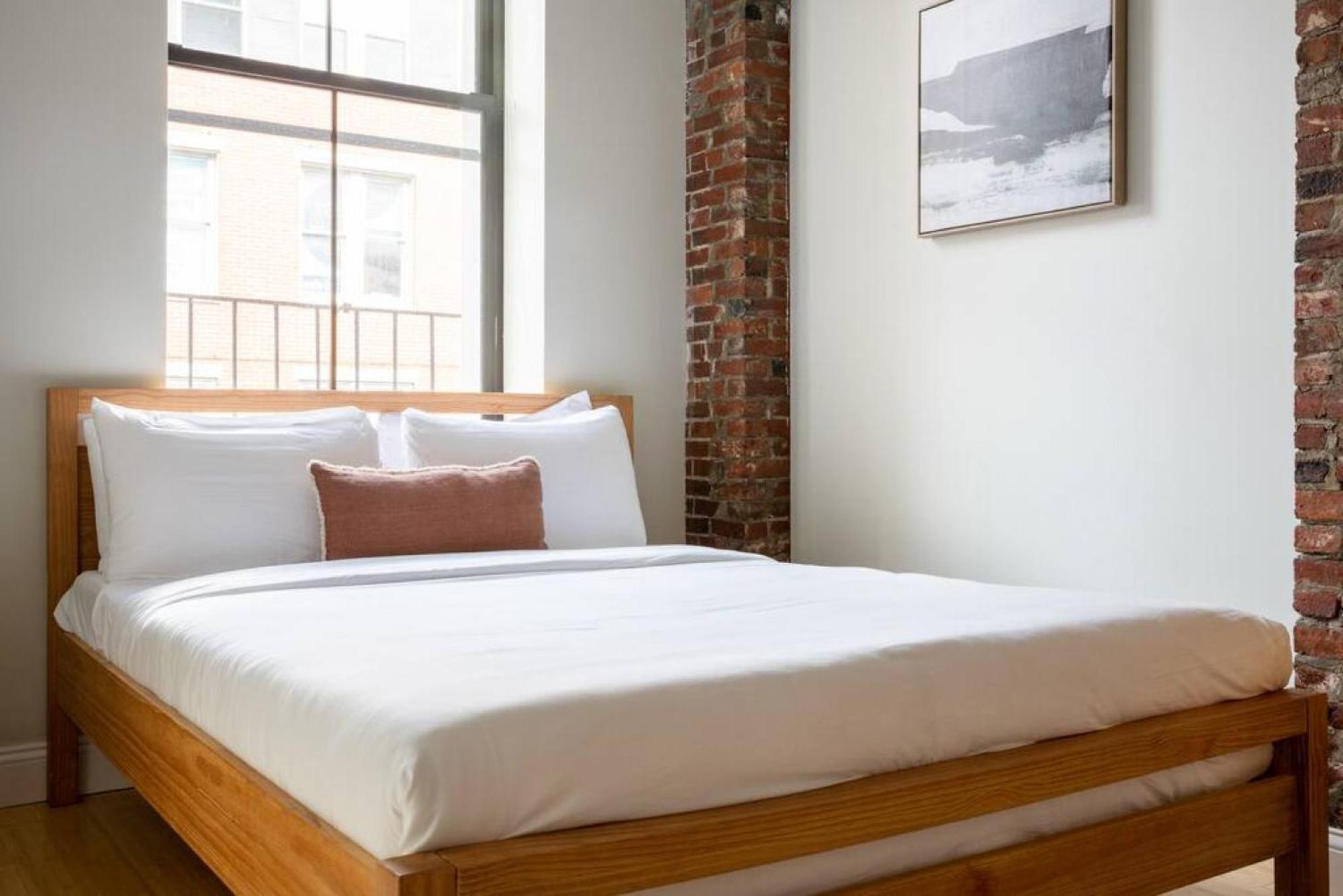 Beautiful 4br 2br Downtown Xing High Ceilings *