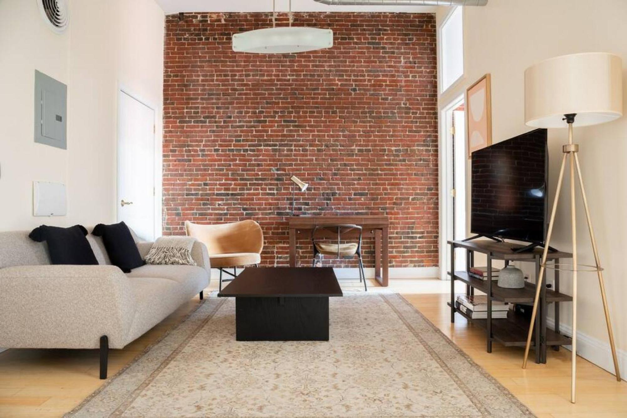 Beautiful 4br 2br Downtown Xing High Ceilings Apartment Boston